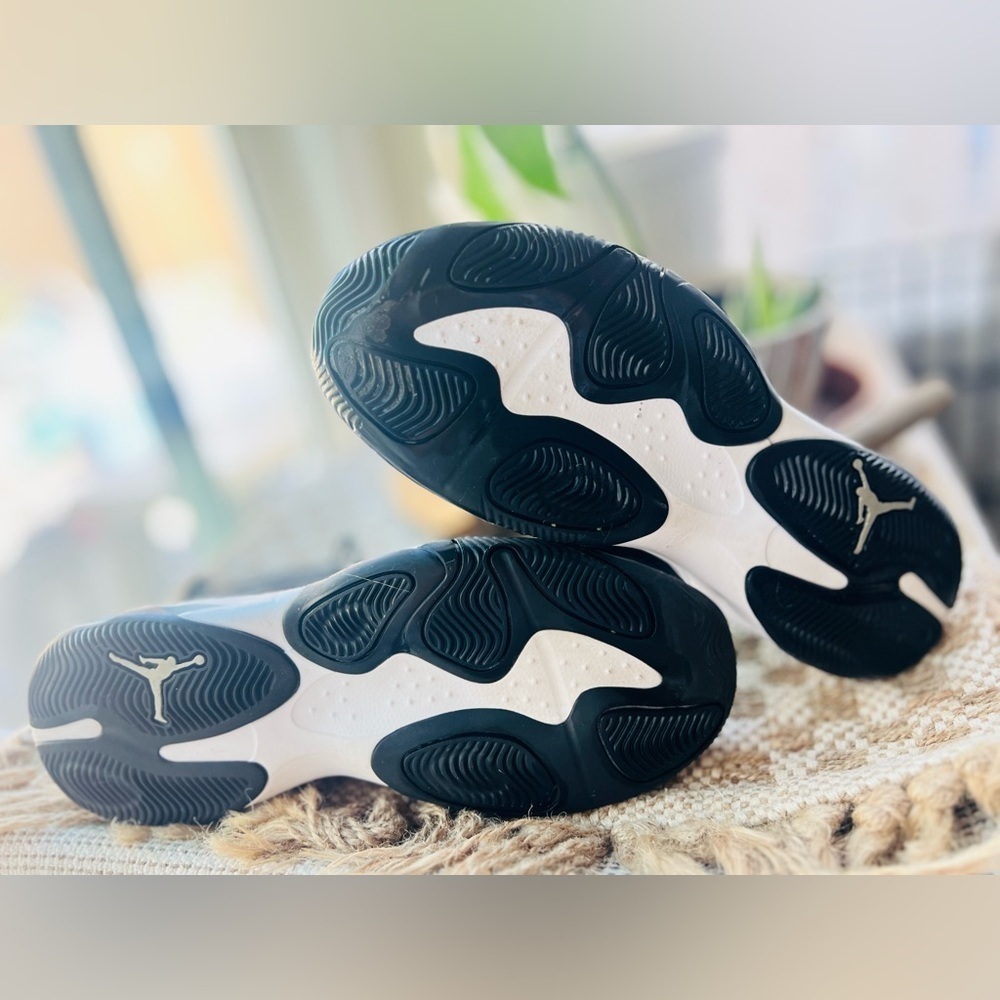 Jordan Max Aura 4 Black Metallic Silver mens size 9.5 Like new style DN3687-002 - Picture 5 of 10